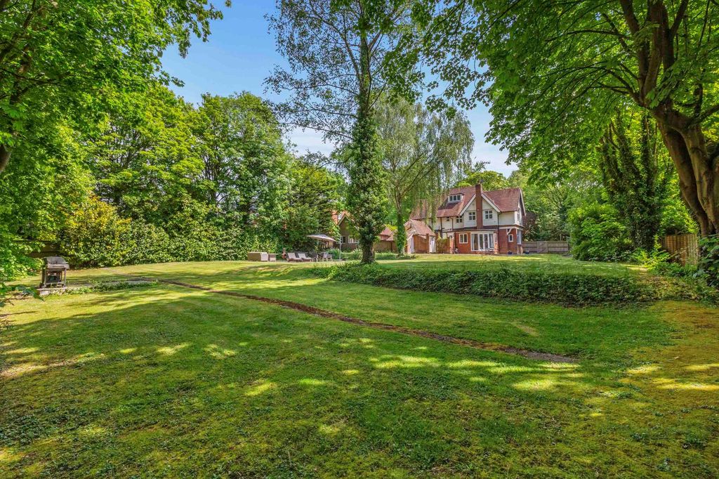 Additional image 22 of 5 bed detached house for saleAmersham Road, High Wycombe HP13