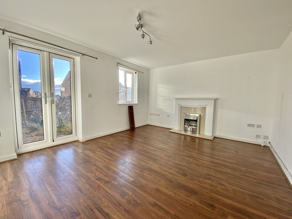 Property photo 3 of 11 Front