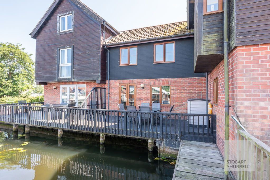 Property photo 3 of 14 Waterside Terrace