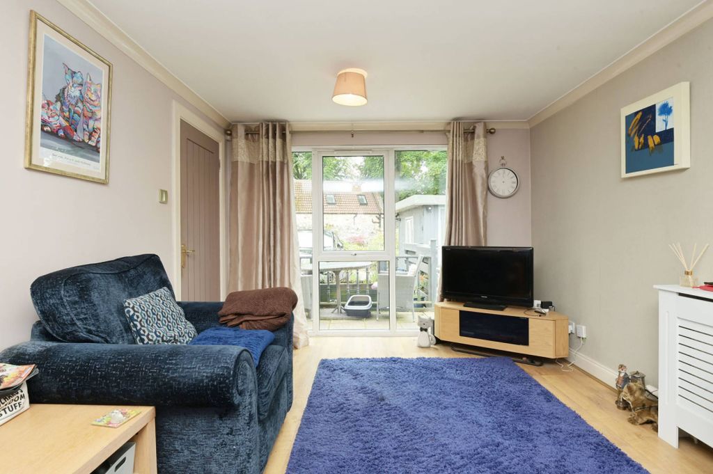 Property photo 2 of 26