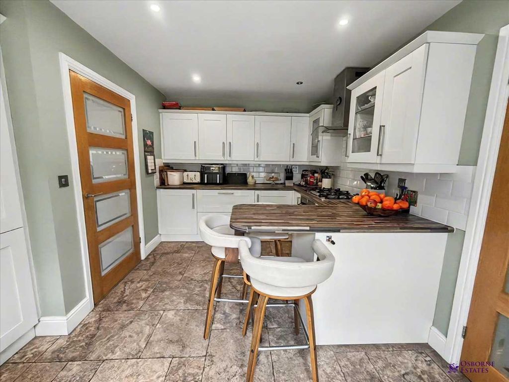 Additional image 11 of 4 bed detached house for salePleasant Heights, Porth CF39