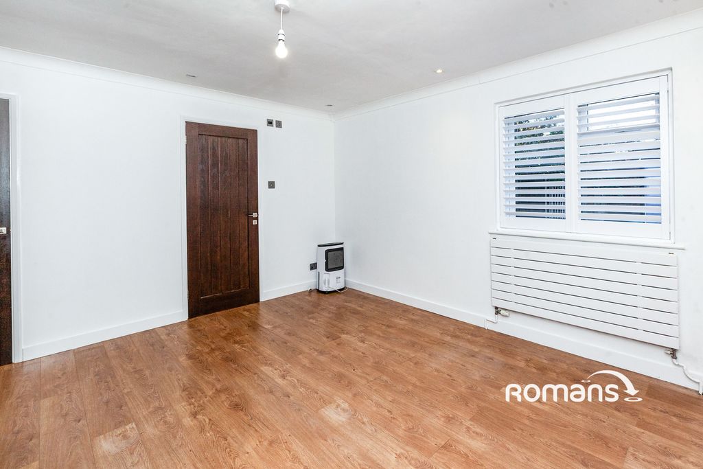 Property photo 2 of 11 Photo