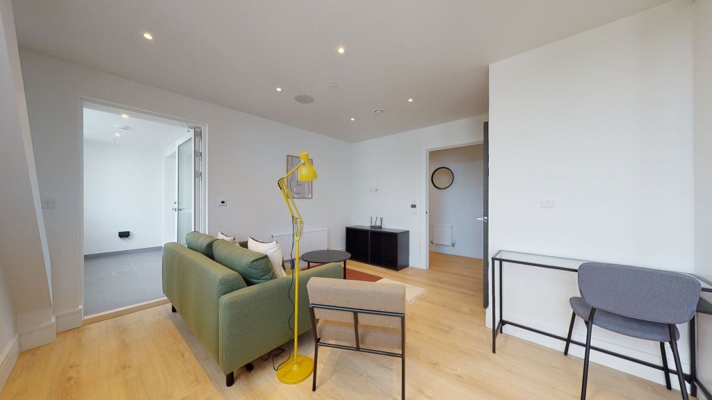 Property photo 1 of 16 Living Room