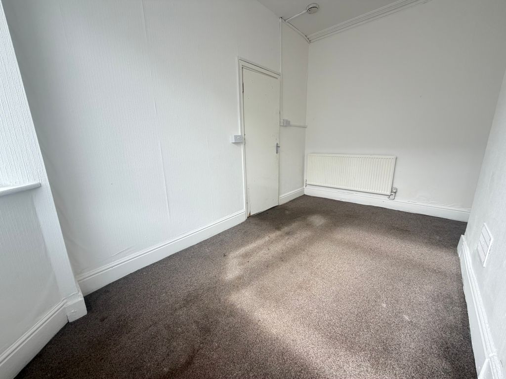 Property photo 3 of 17 Image