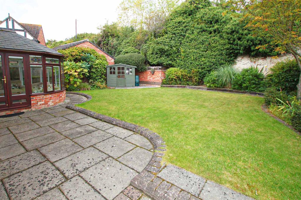 Property photo 2 of 14 Garden-1.Jpg