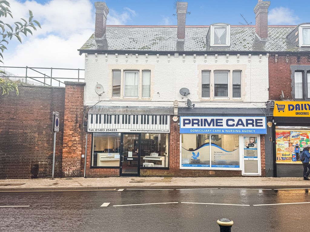 Property photo 3 of 6 3A Park Terrace Courtyard, Park Terrace East, Horsham Rh13 5Dj