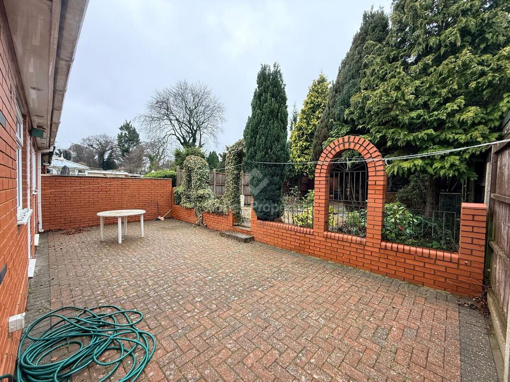 Property photo 3 of 20