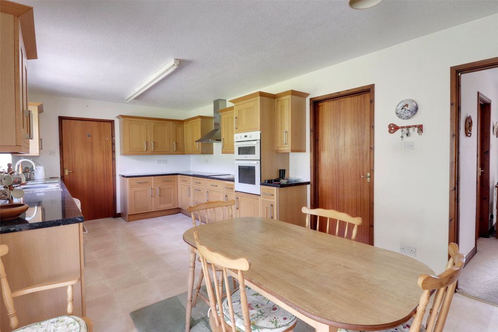 Property photo 2 of 14 Picture No. 02