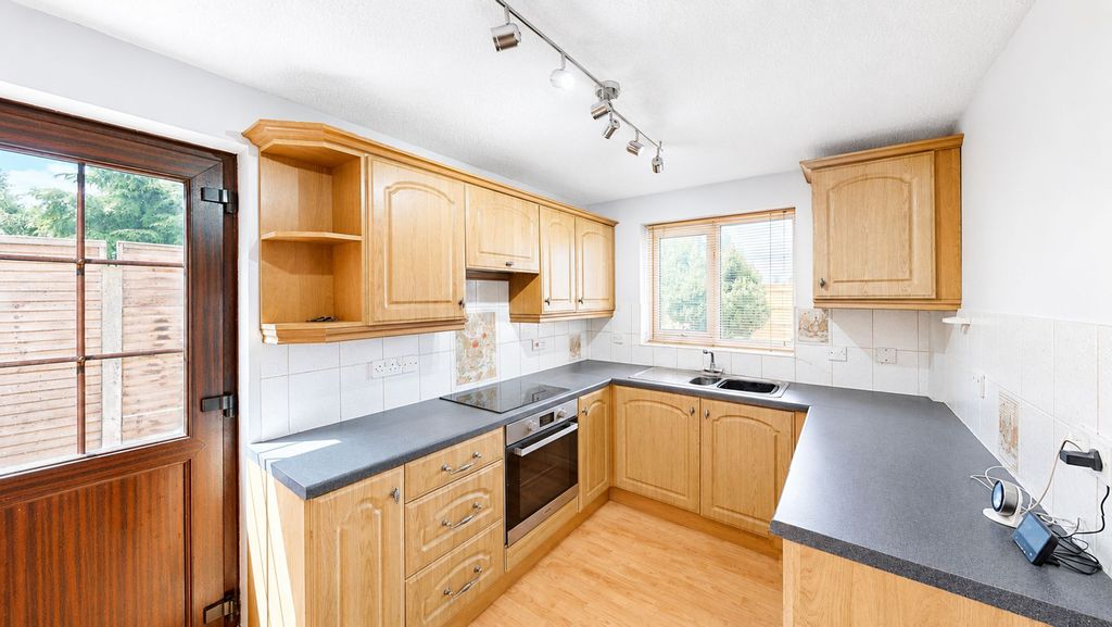 Property photo 3 of 14 Kitchen