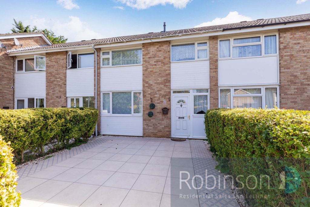 Property photo 1 of 12 18 Sunderland Road-3