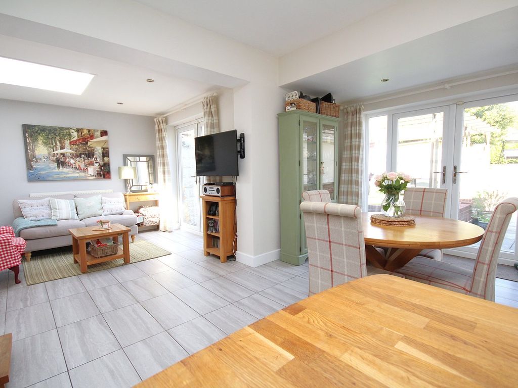 Property photo 3 of 47