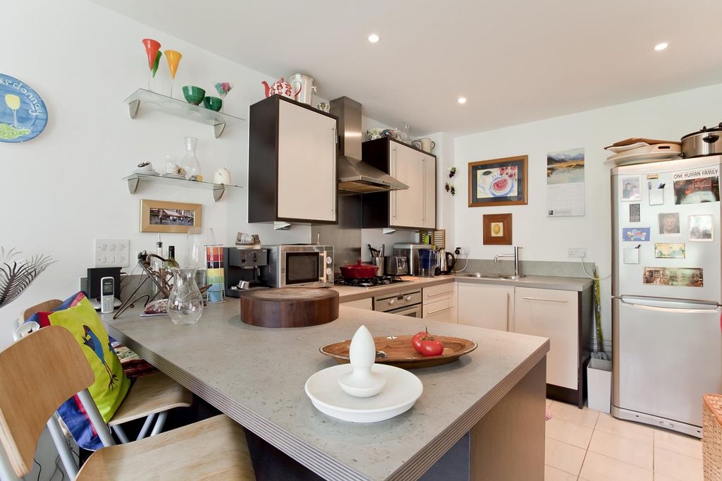 Property photo 2 of 12 Kitchen