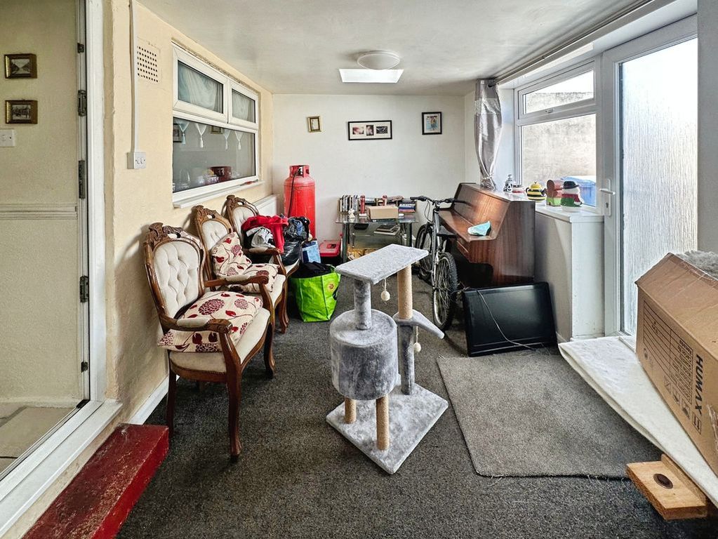 Property photo 3 of 10 Photo 7
