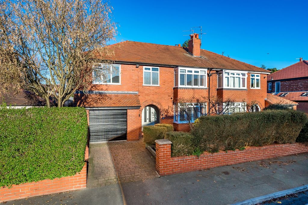 Property photo 1 of 36 (Main)