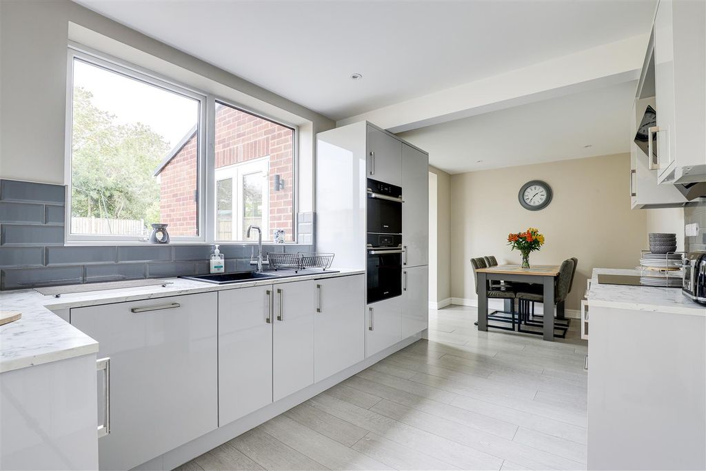 Property photo 3 of 21 Img_9892-Img_9896.Jpg