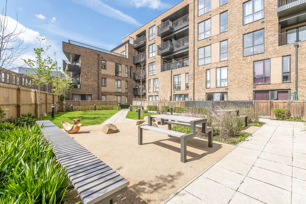 Property photo 1 of 20