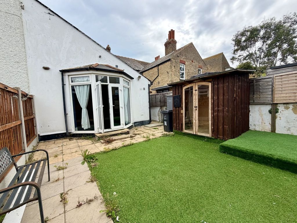 Property photo 3 of 14