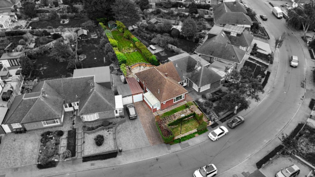 Property photo 2 of 26