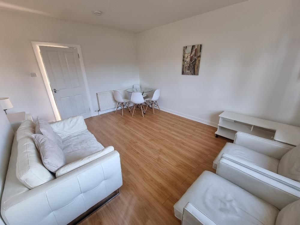 Property photo 2 of 9 Lounge