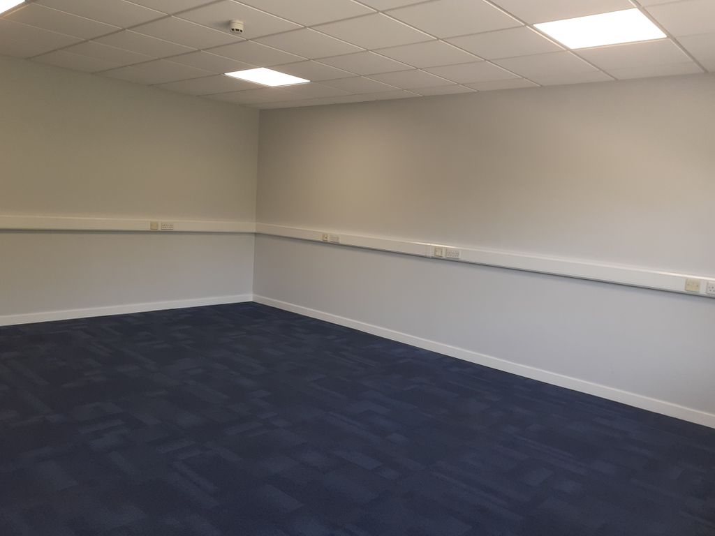 Property photo 2 of 10 Small Office To Let (89)