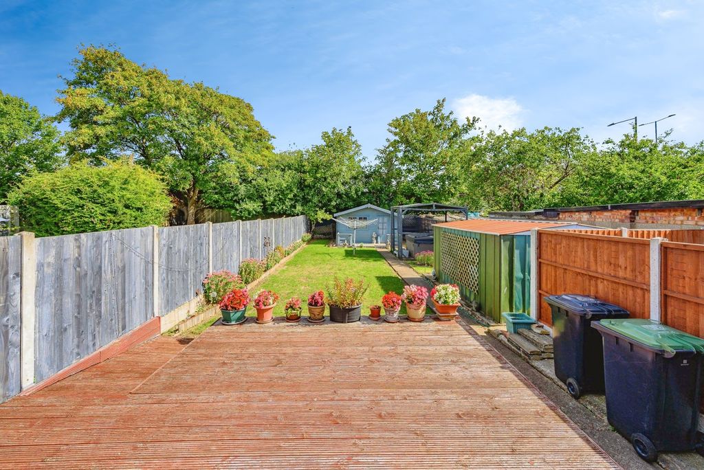Property photo 2 of 17 Photo