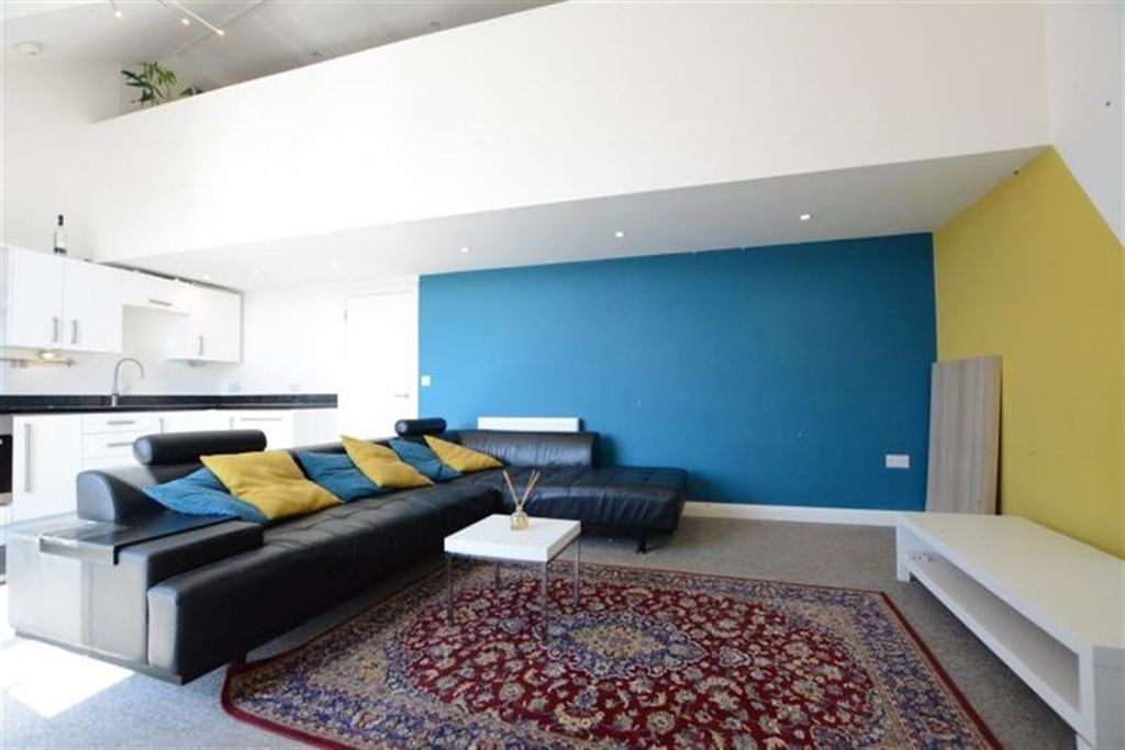 Property photo 1 of 10 (Main)