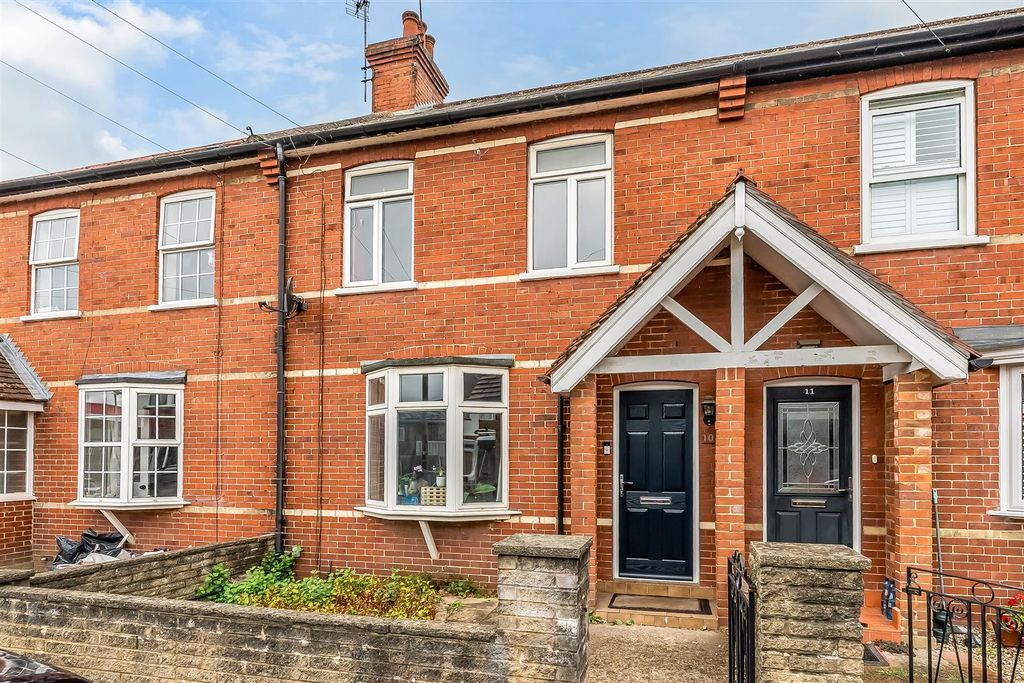 Property photo 1 of 10 10-Kingslea-20.Jpg