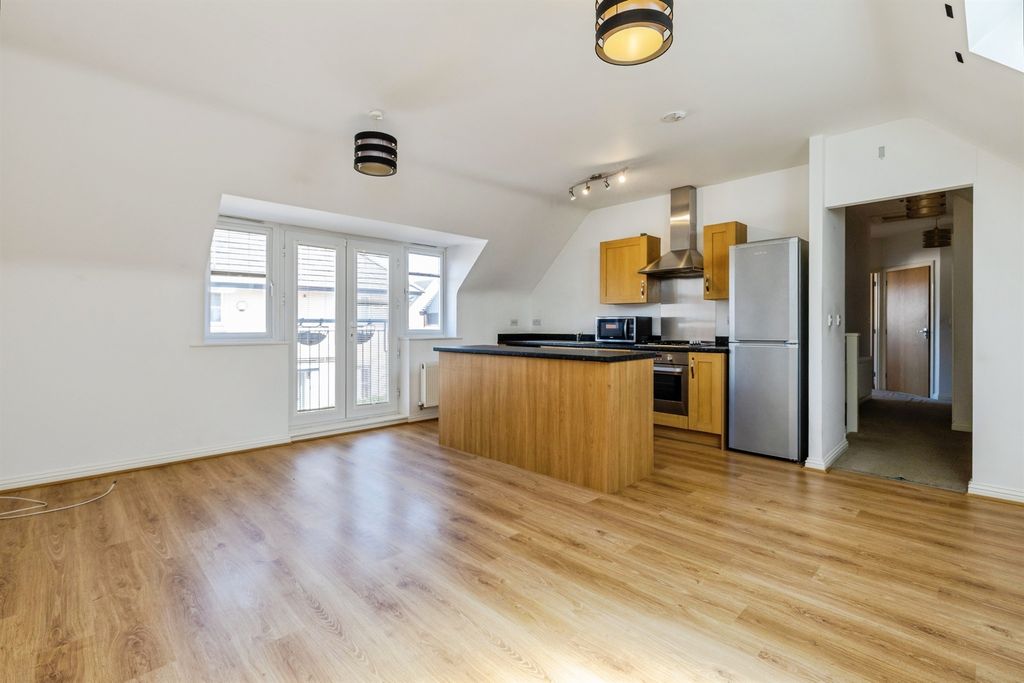 Property photo 2 of 13
