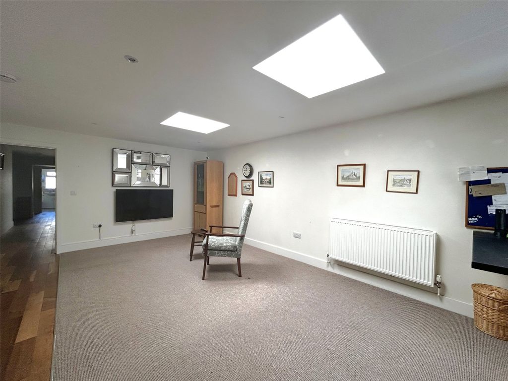 Property photo 2 of 10 Picture No. 04
