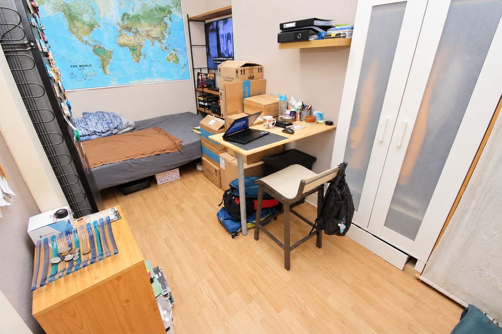 Property photo 3 of 4 Living Space