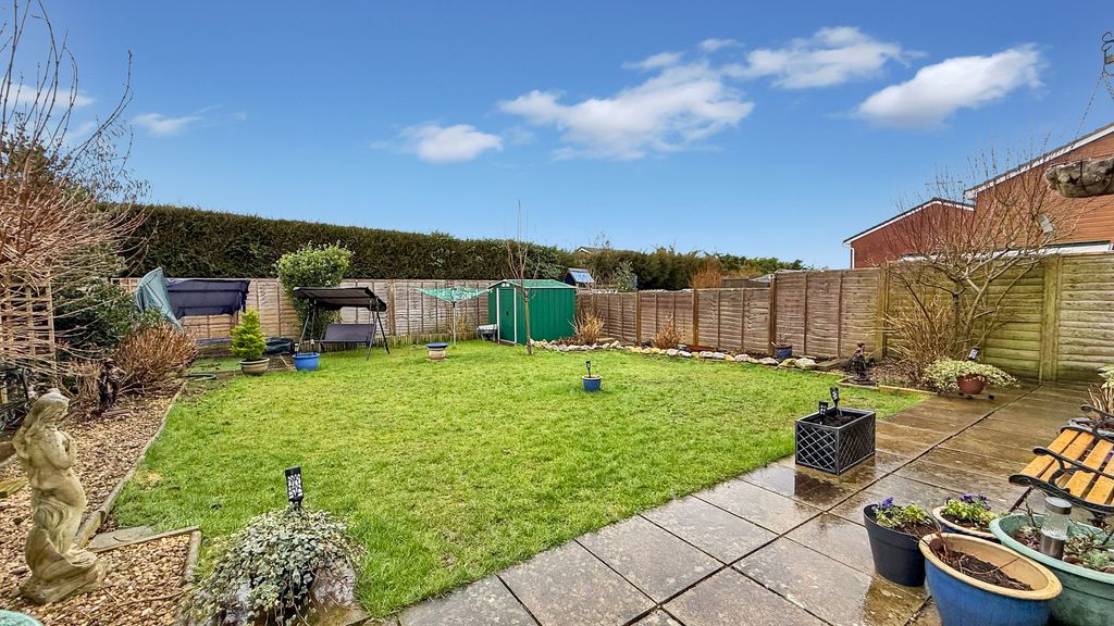 Property photo 2 of 13 Garden