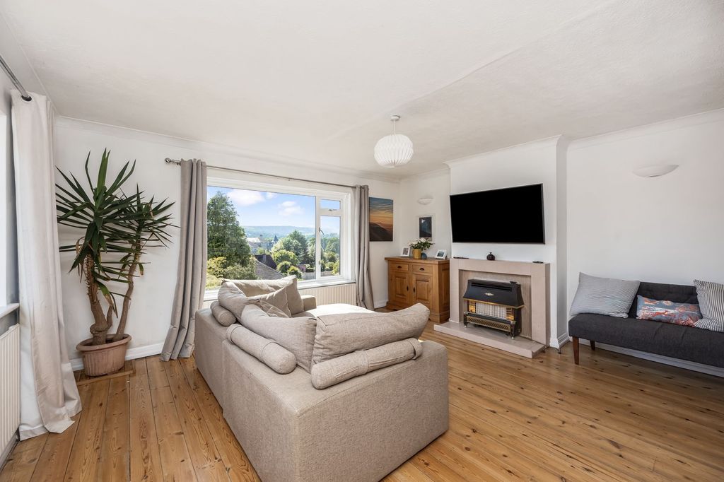 Property photo 2 of 31