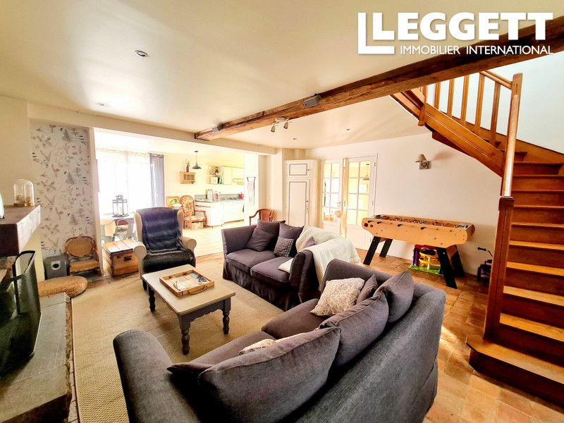 Property photo 2 of 10