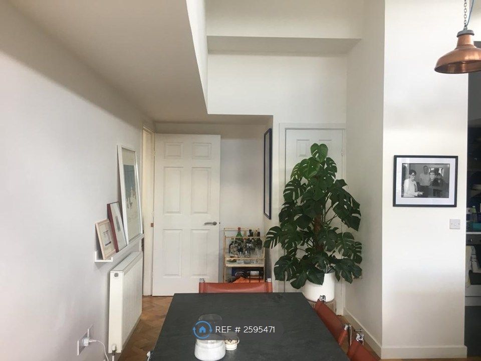 Property photo 3 of 15 Dining Area