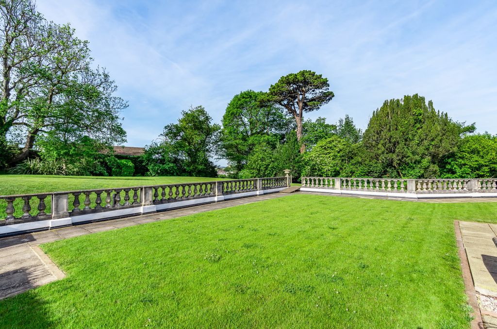 Property photo 2 of 24 Grounds