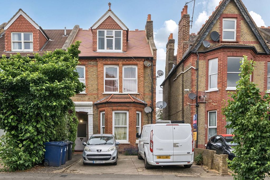 Property photo 2 of 11