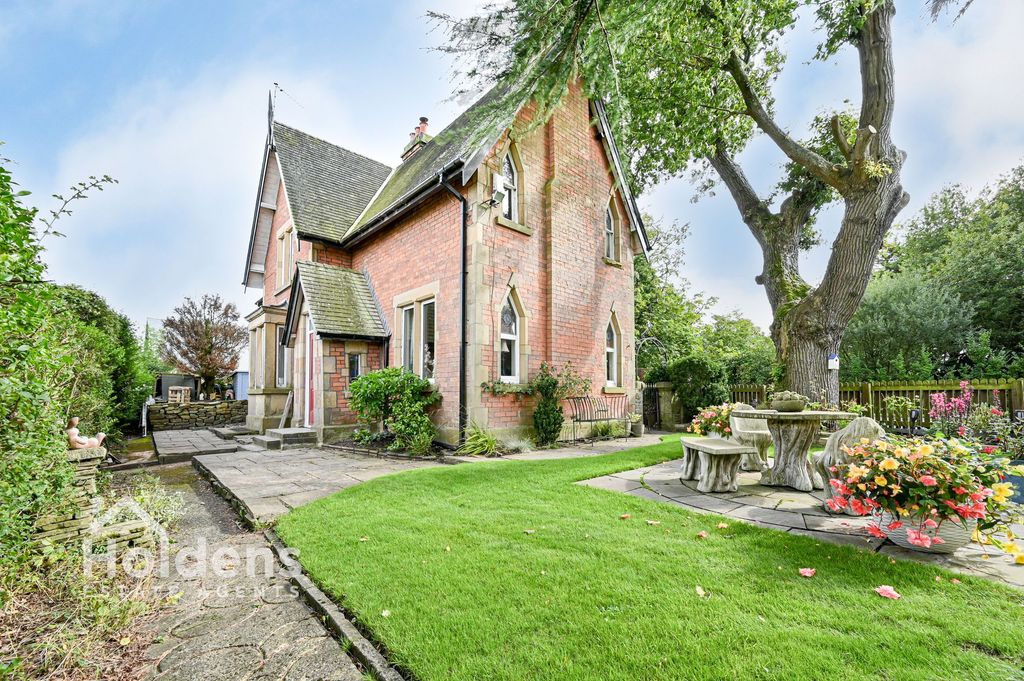 Property photo 1 of 26