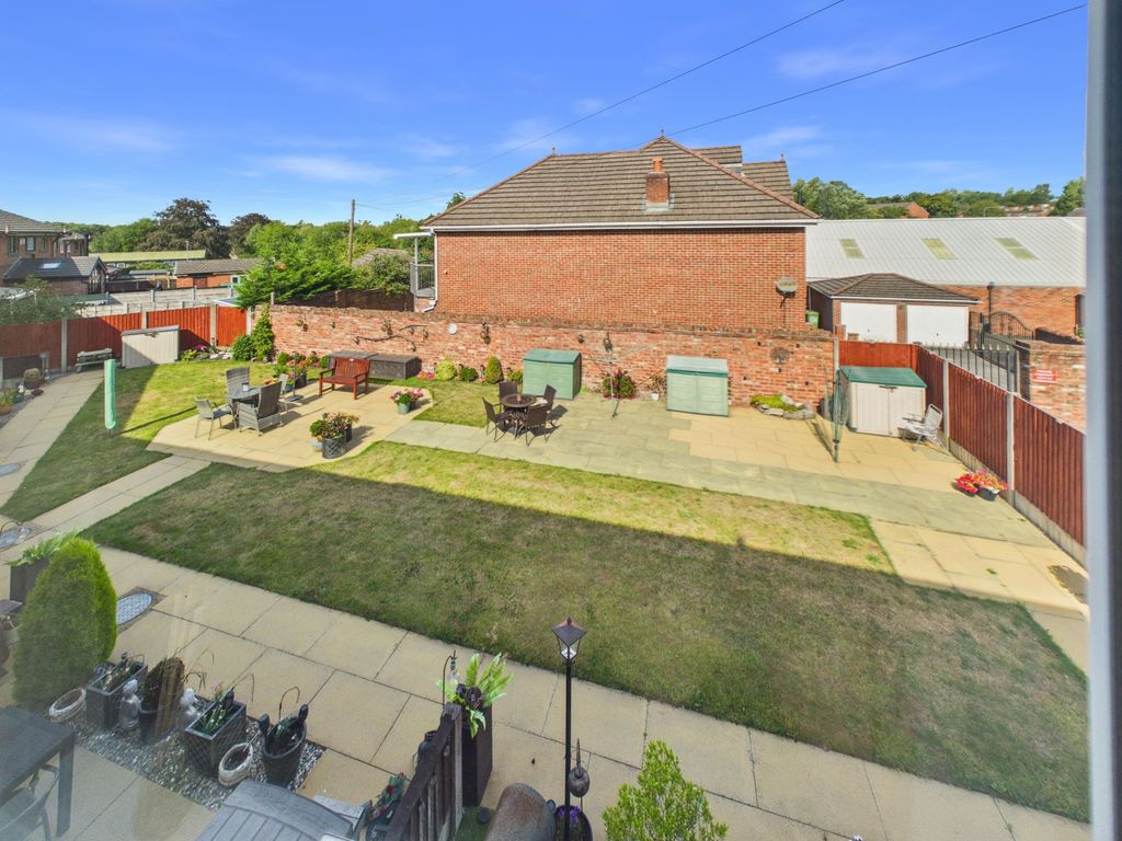 Property photo 2 of 15