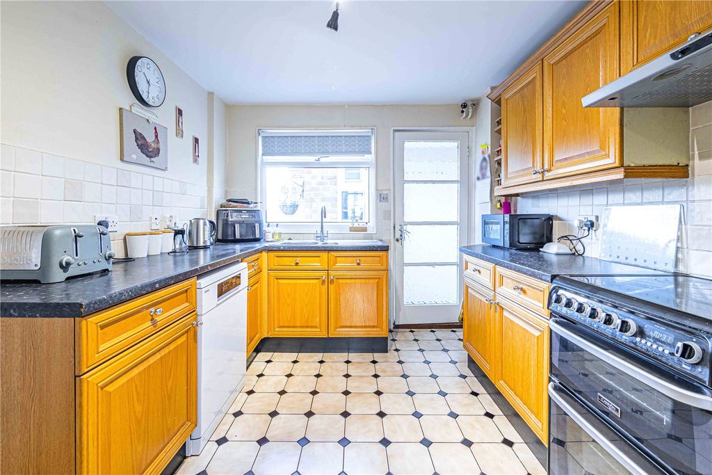 Property photo 3 of 17 Picture No. 13