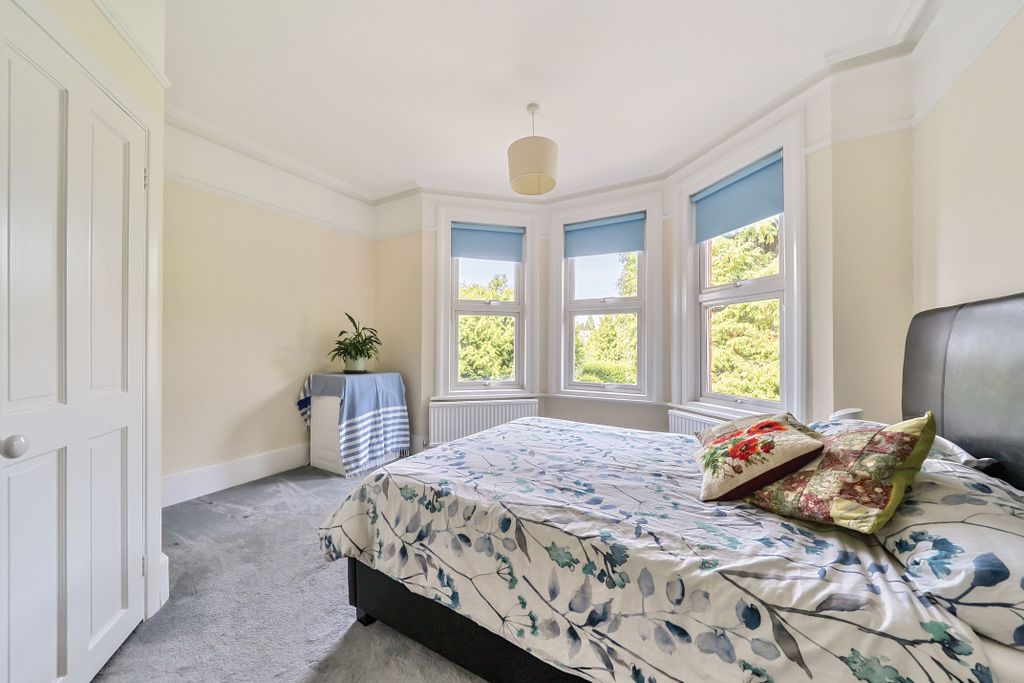 Additional image 6 of 3 bed flat for saleSnatts Hill, Oxted RH8
