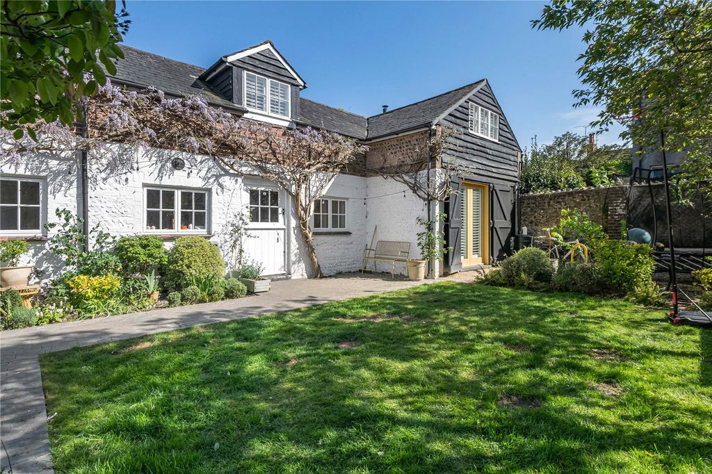 Property photo 2 of 25 Old Coach House