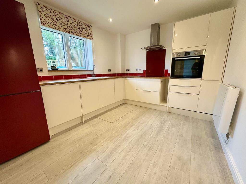 Property photo 3 of 25