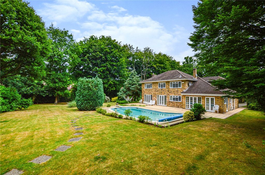 Property photo 2 of 33 Garden