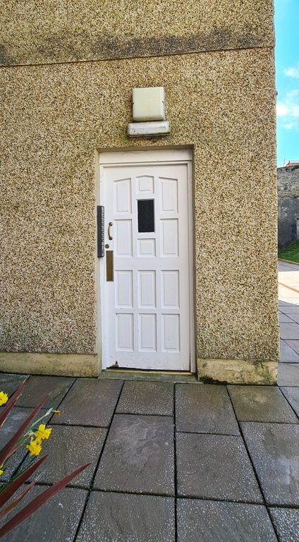 Property photo 3 of 23