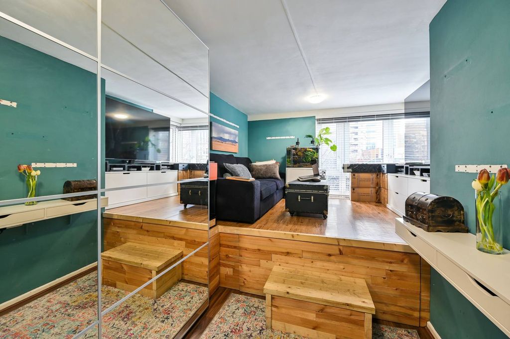 Property photo 3 of 8