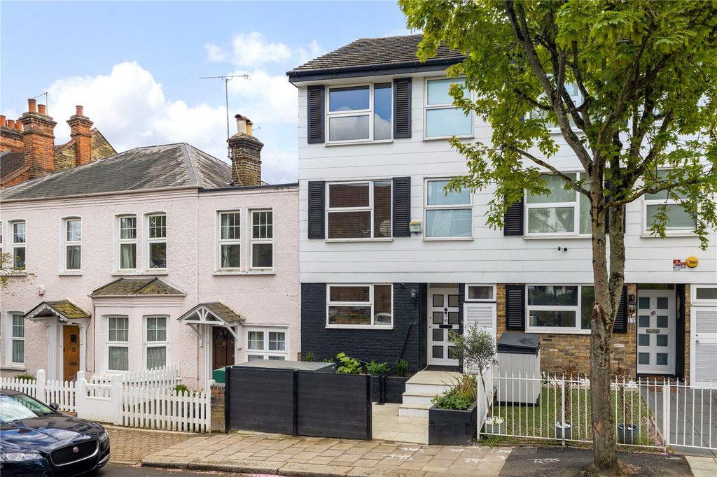Property photo 1 of 12 Putney Heaath Lane