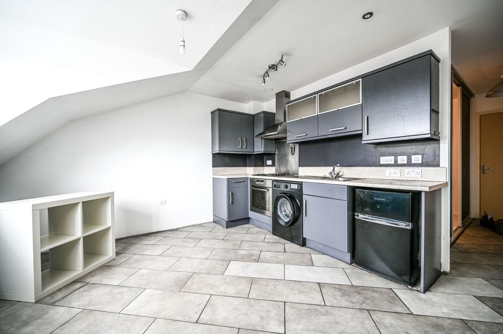 Property photo 2 of 6 Kitchen / Lounge