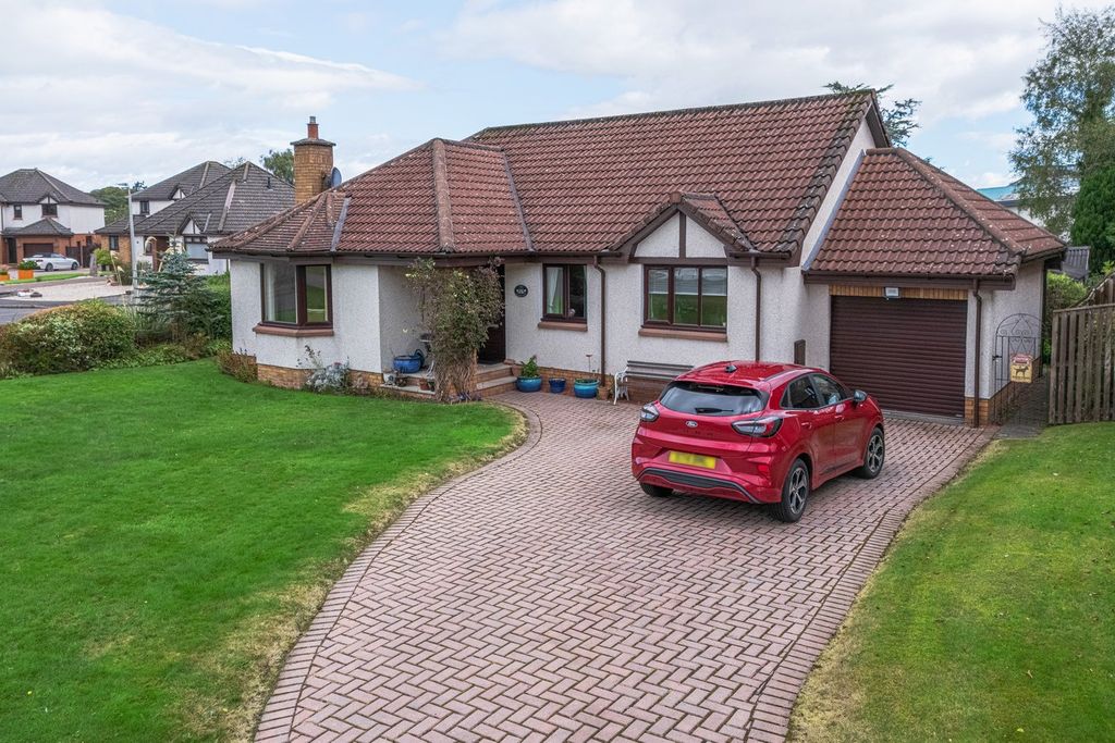 Property photo 1 of 38