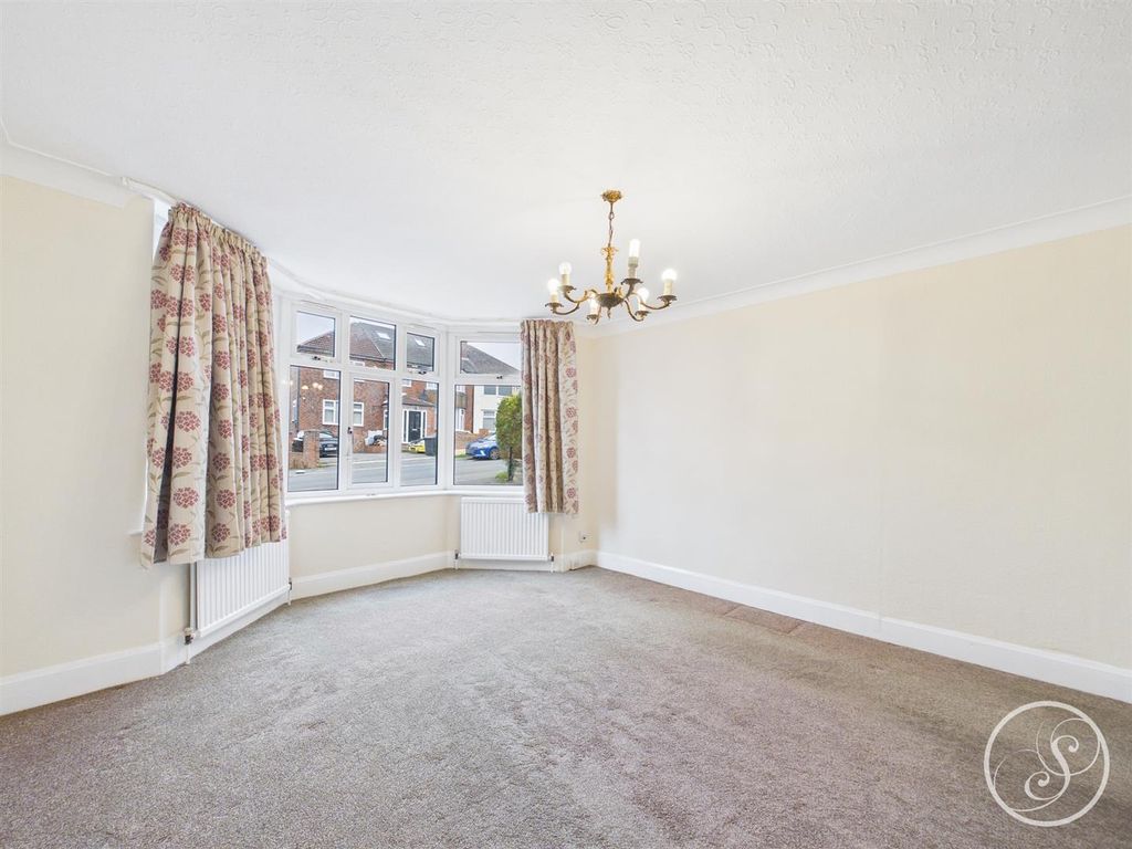 Property photo 3 of 16 Living Dining Area