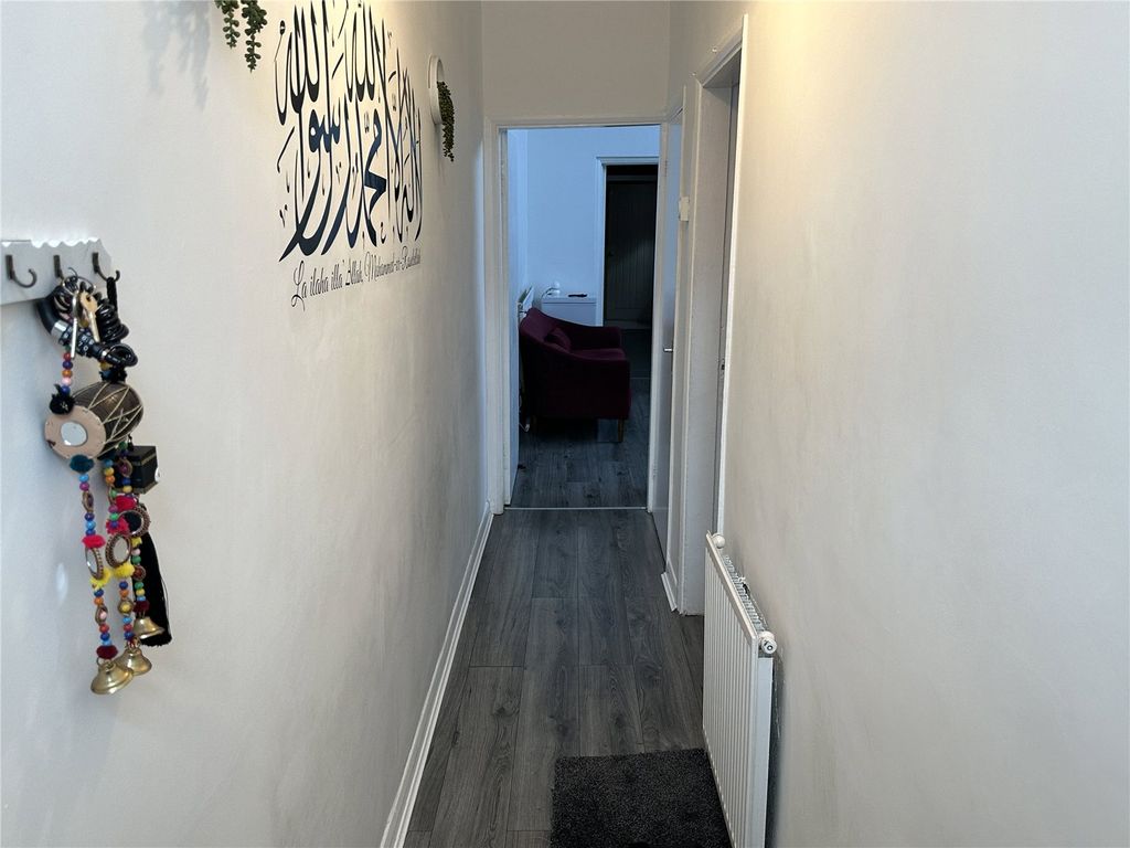 Property photo 2 of 20 Picture No. 11